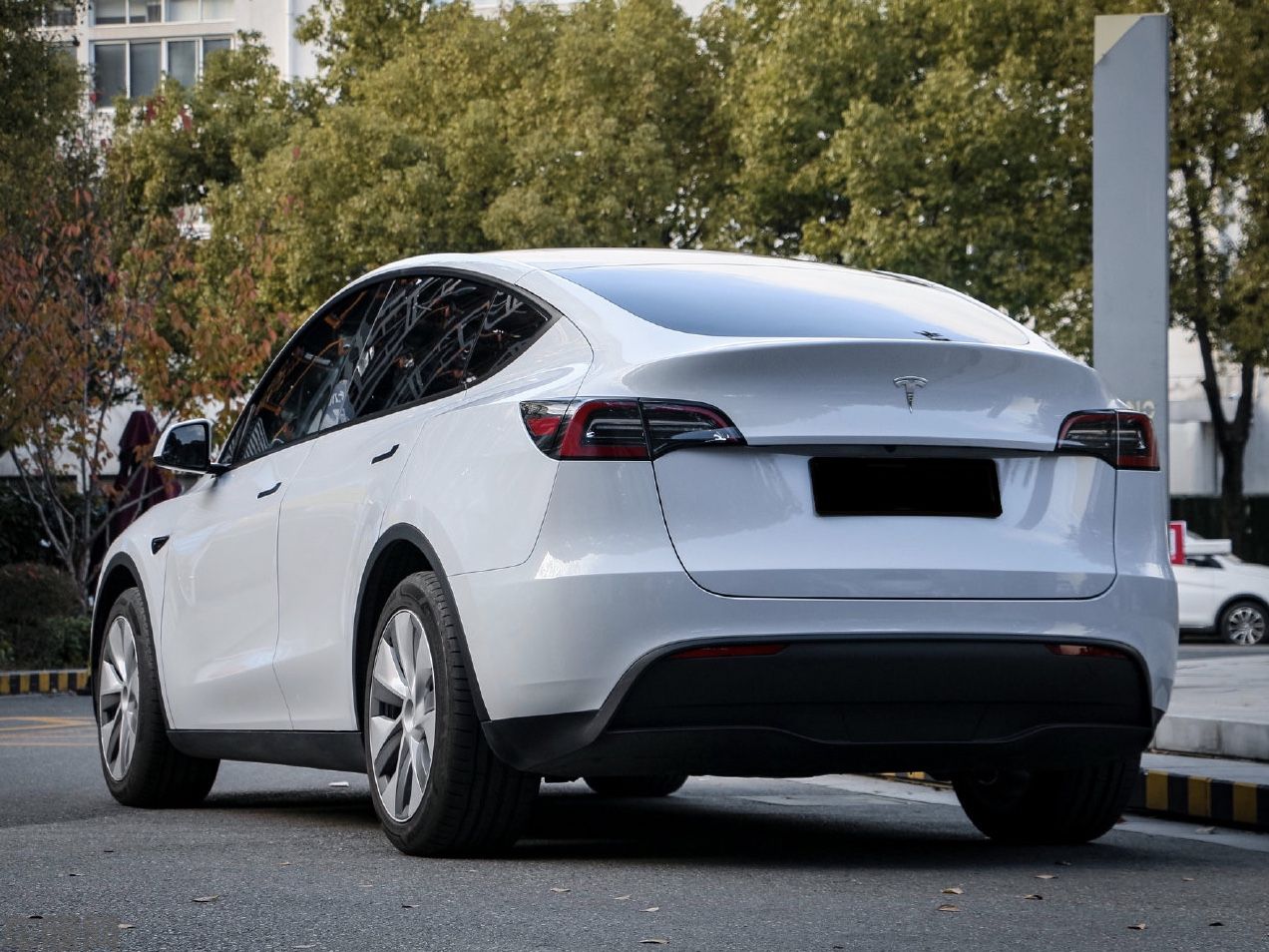 特斯拉Model Y 火山灰改色膜 效果图