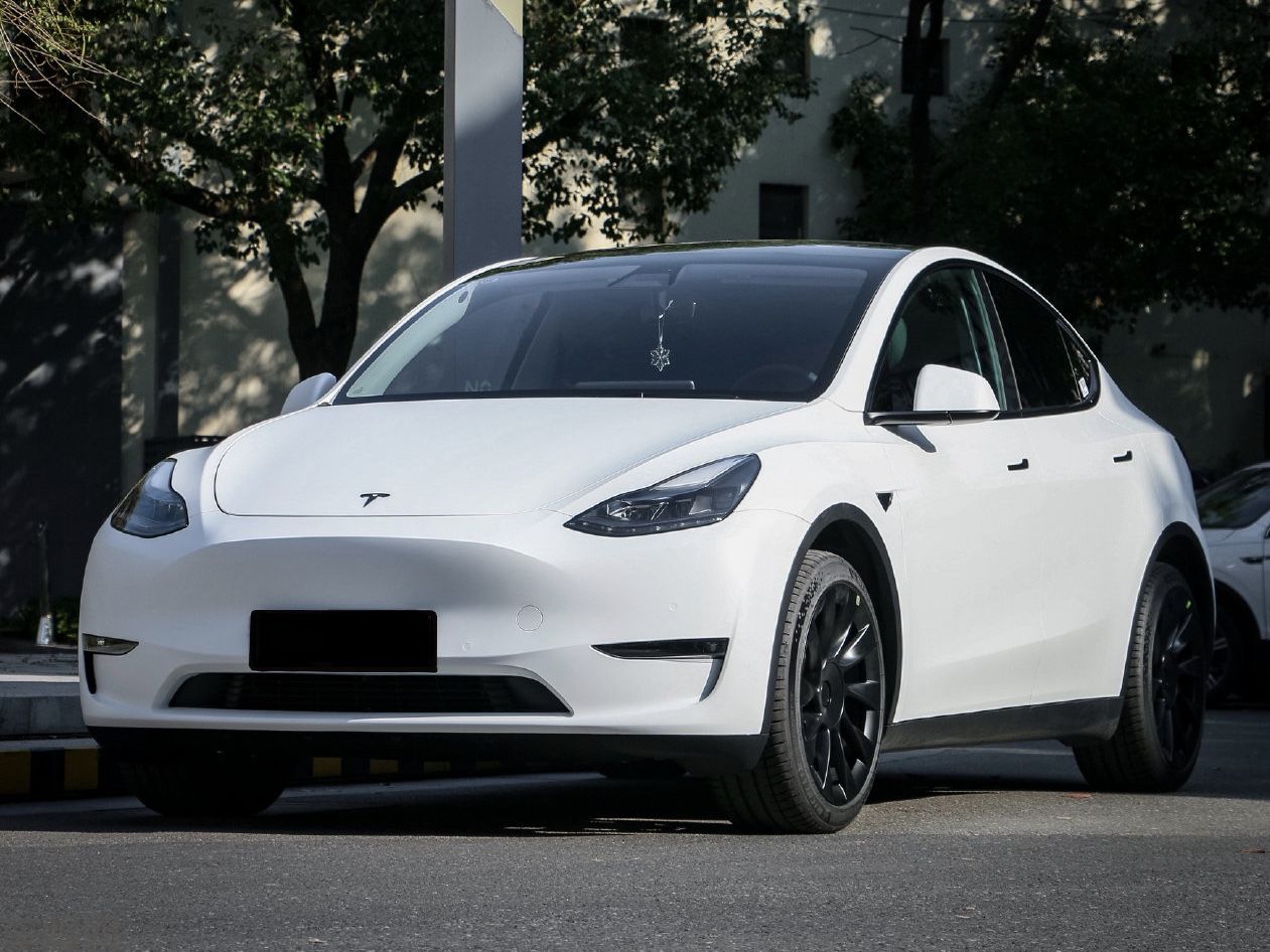 特斯拉Model Y 超哑高贵白改色膜 效果图