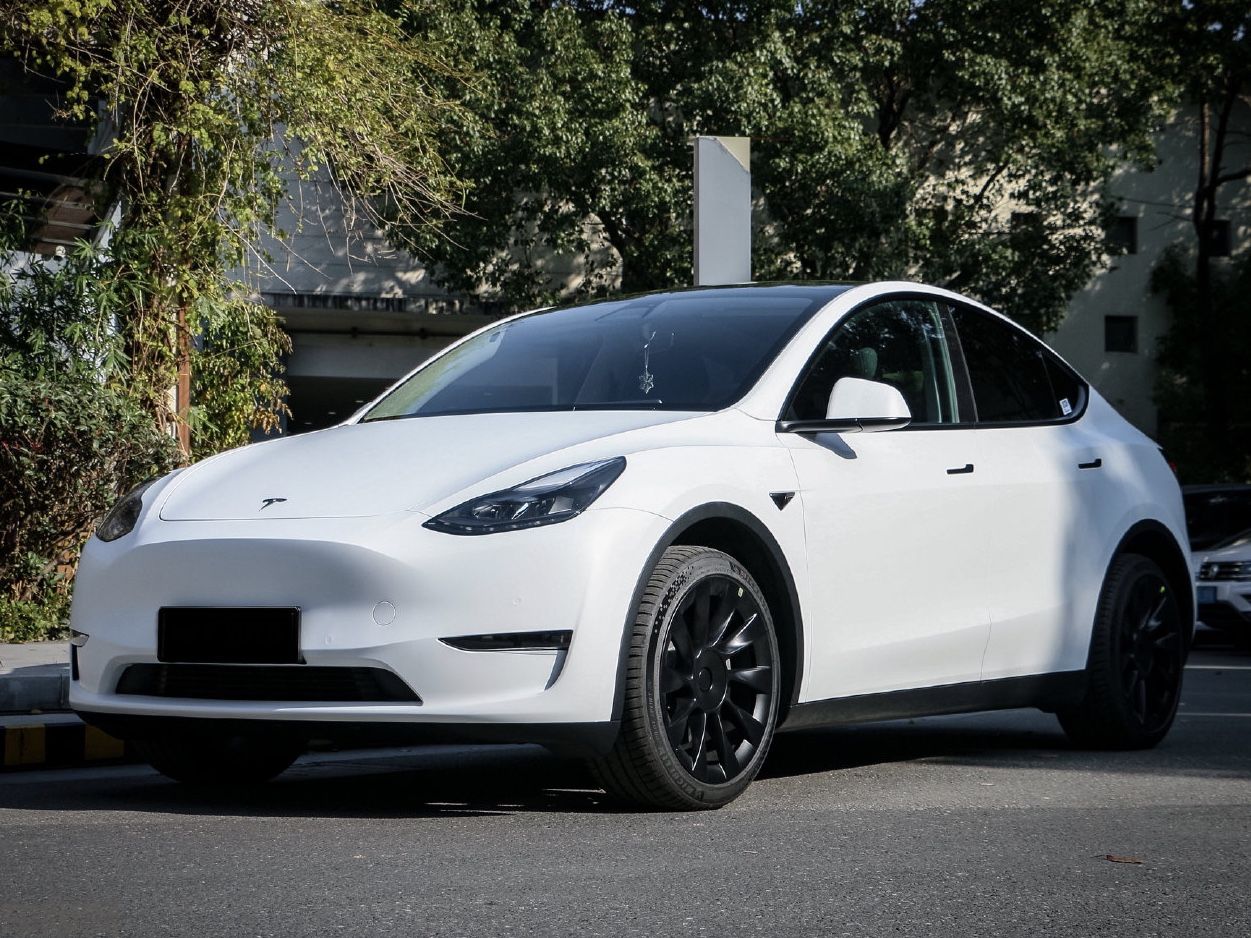 特斯拉Model Y 超哑高贵白改色膜 效果图