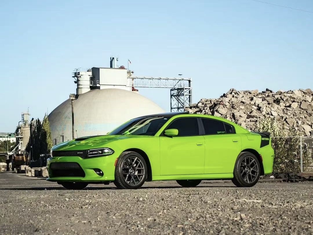 道奇Charger SRT 钢琴蝰蛇绿改色膜 效果图