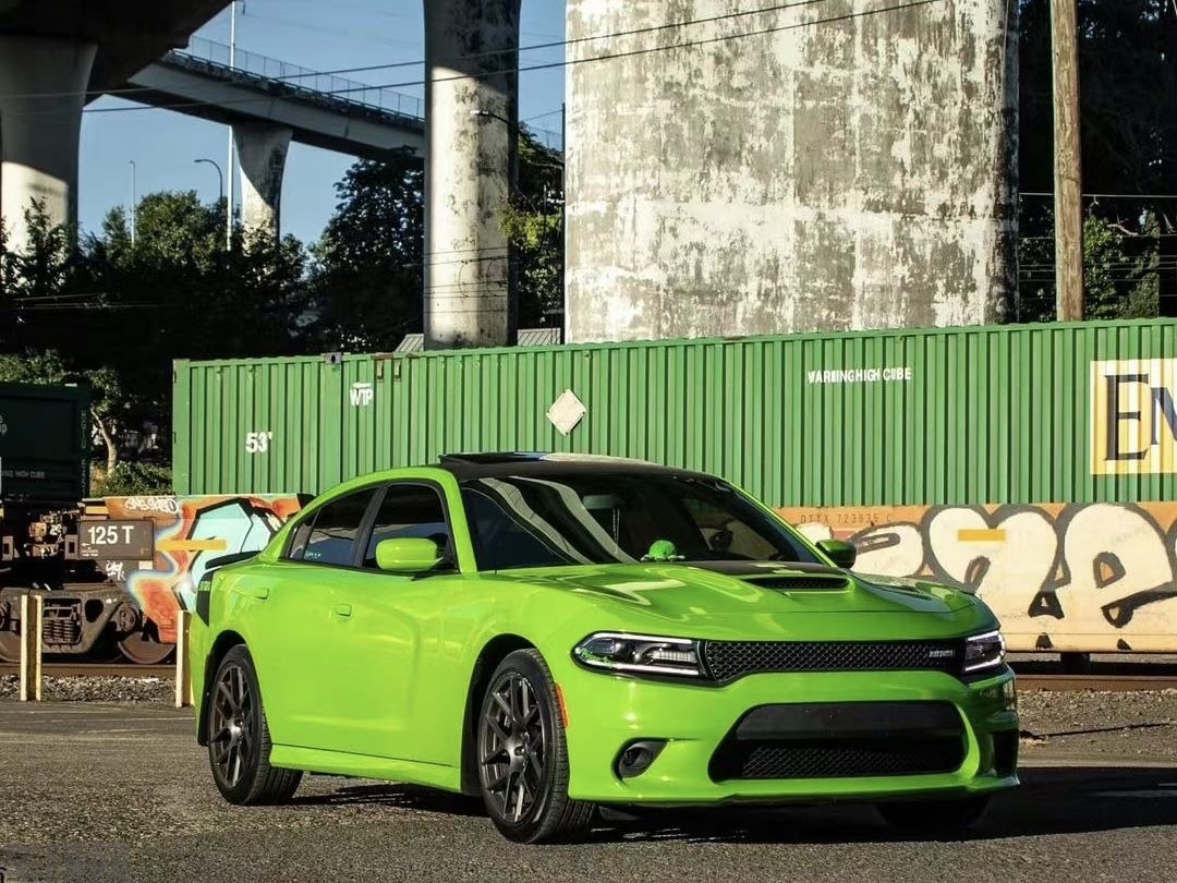道奇Charger SRT 钢琴蝰蛇绿改色膜 效果图