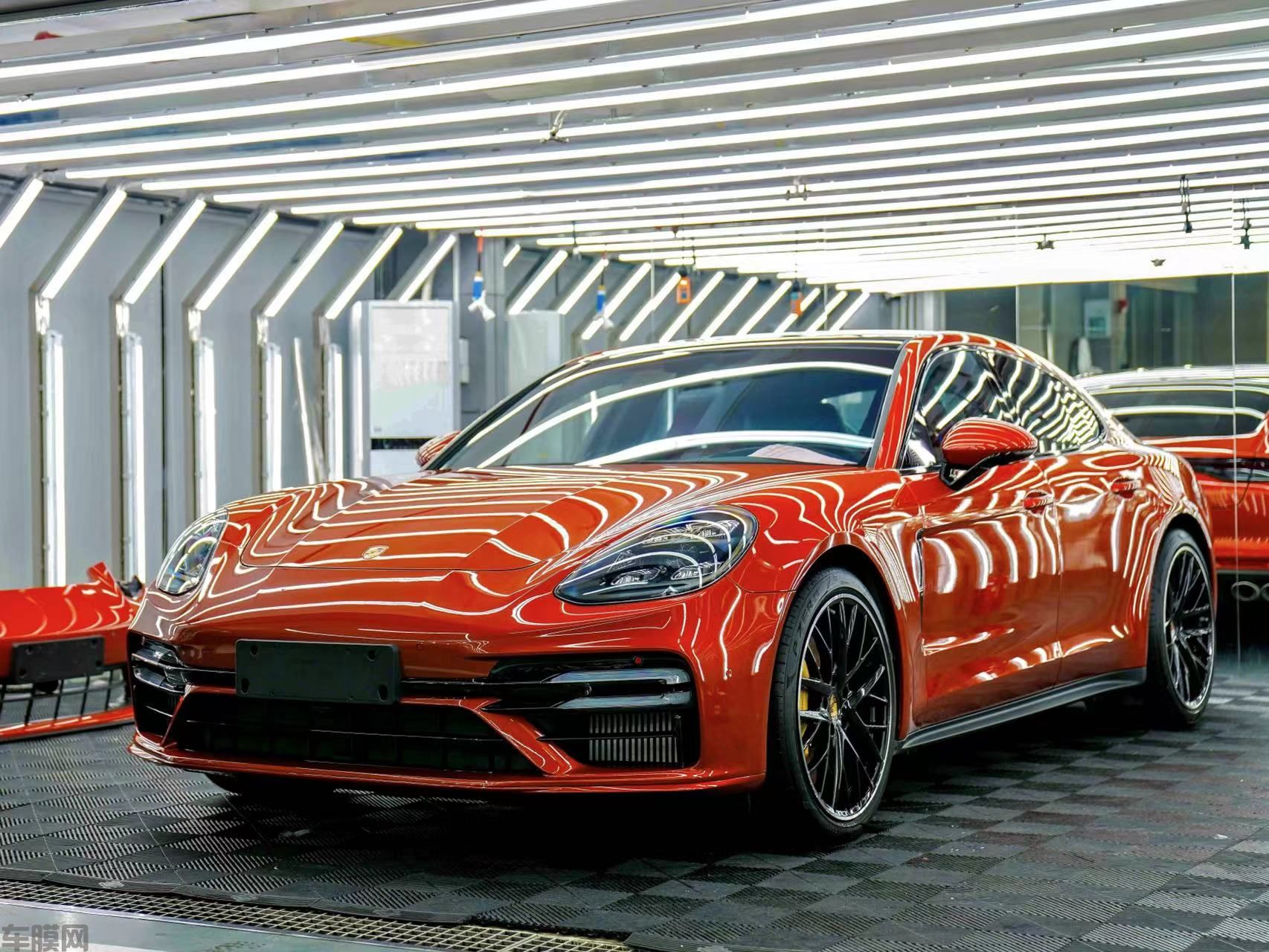 保时捷Panamera 暴力橙改色膜 效果图
