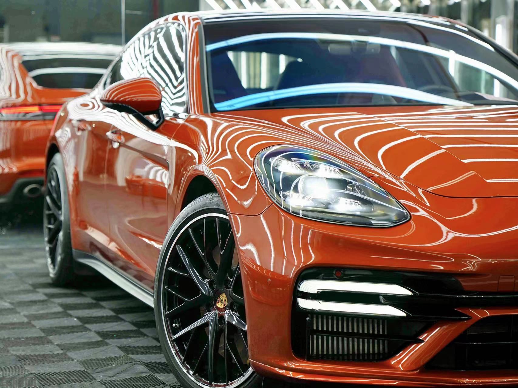 保时捷Panamera 暴力橙改色膜 效果图