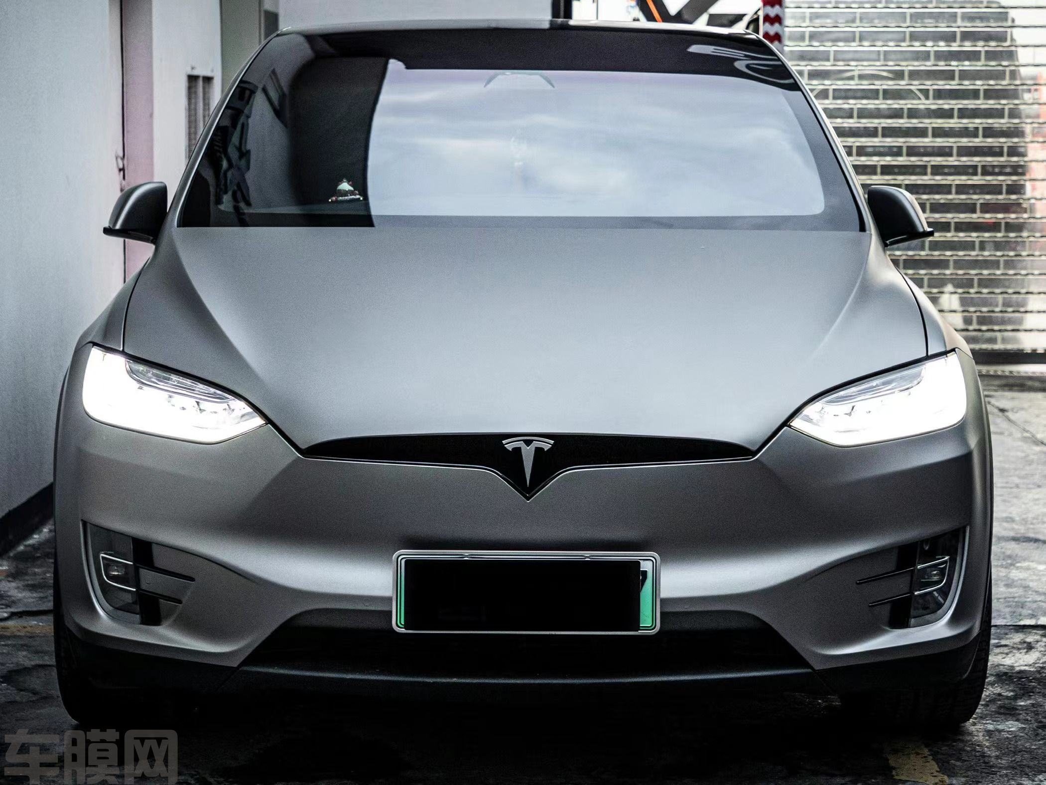 特斯拉Model X 超哑金属铝灰改色膜 效果图
