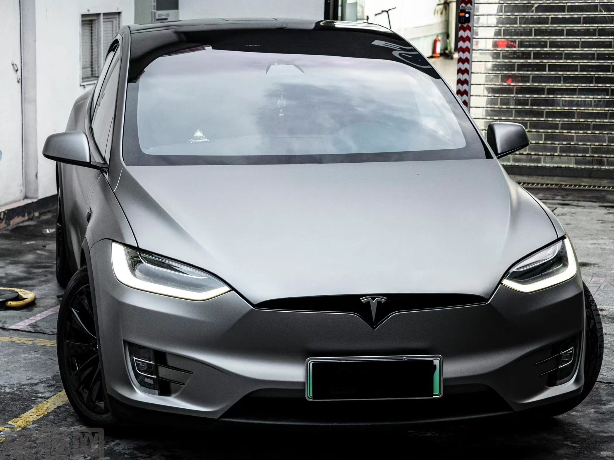特斯拉Model X 超哑金属铝灰改色膜 效果图