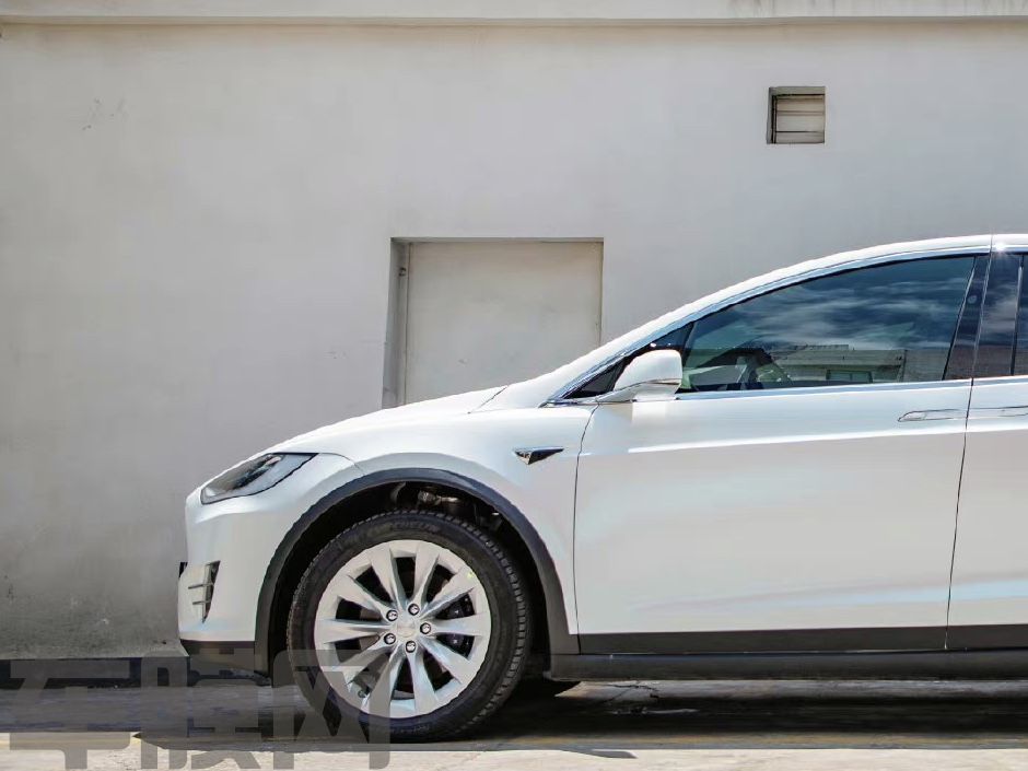 特斯拉 Model X 白变蓝改色膜 效果图