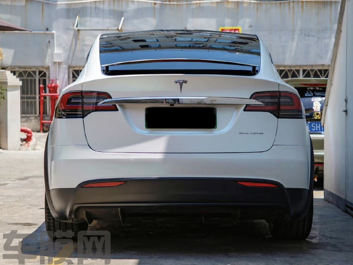 特斯拉 Model X 白变蓝改色膜 效果图