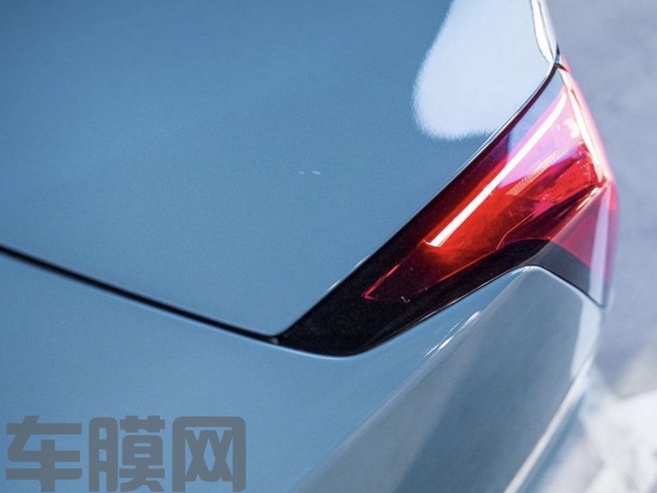 凯迪拉克CT6 瓷器蓝改色膜 效果图