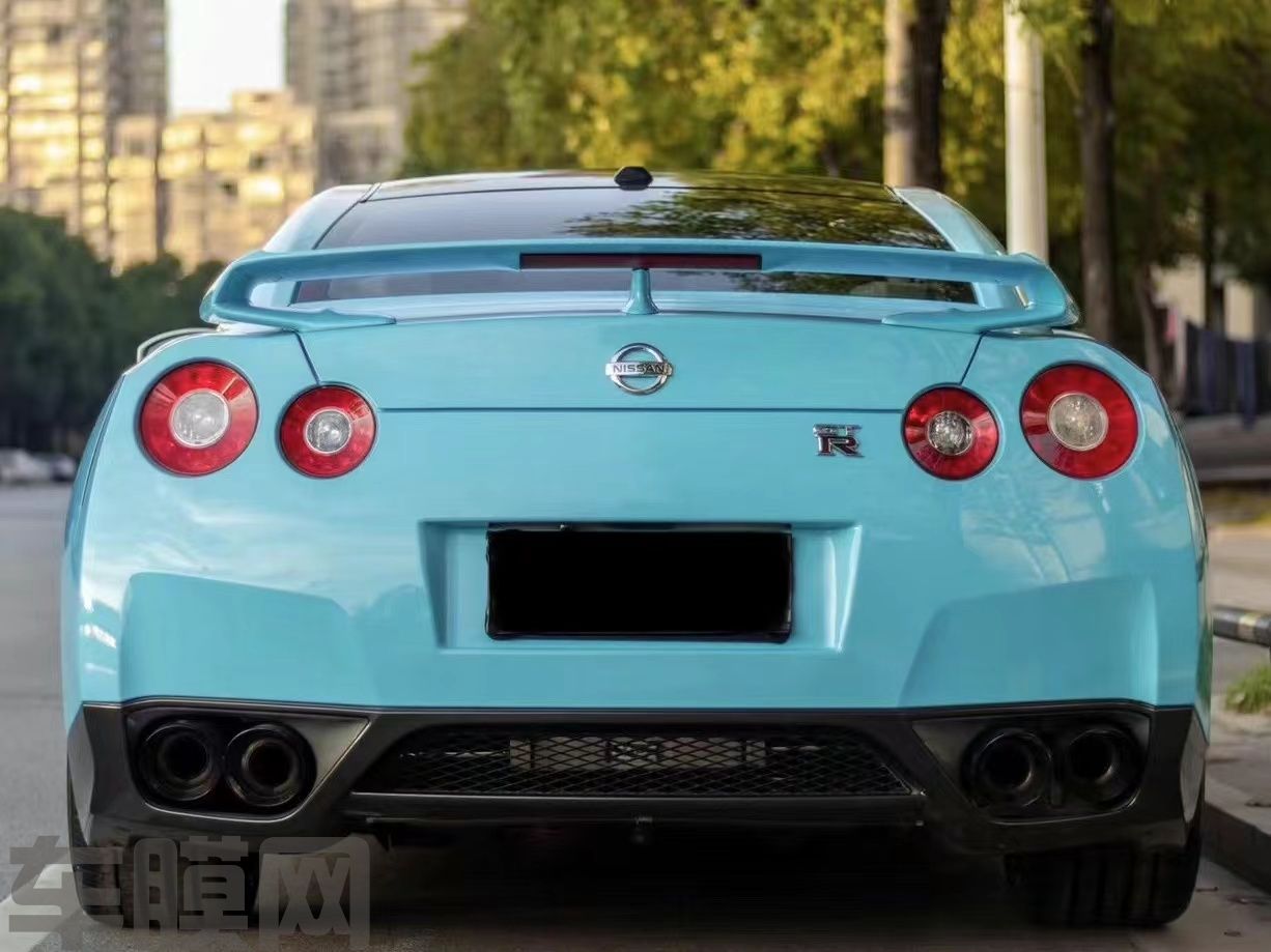 日产GT-R 白渐变蓝改色膜 效果图