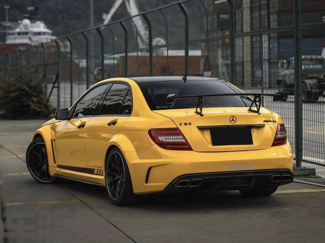 奔驰AMG C63 超亮金属枫叶黄改色膜 效果图