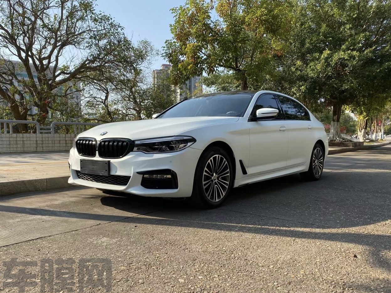 宝马5系 消光皓月白改色膜 效果图
