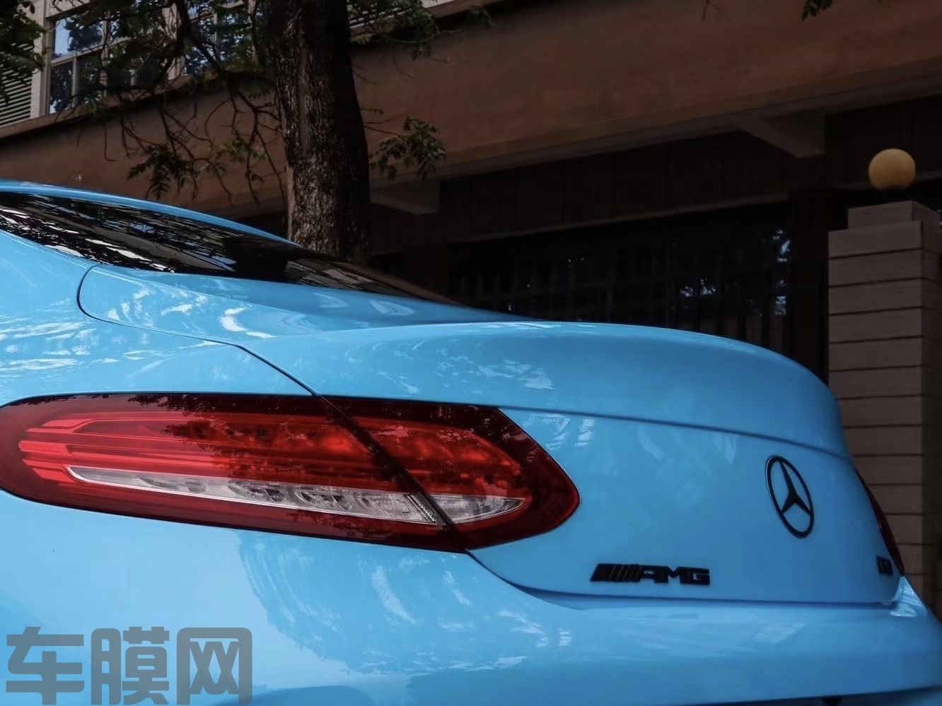 奔驰C级AMG 白蓝渐变改色膜 效果图