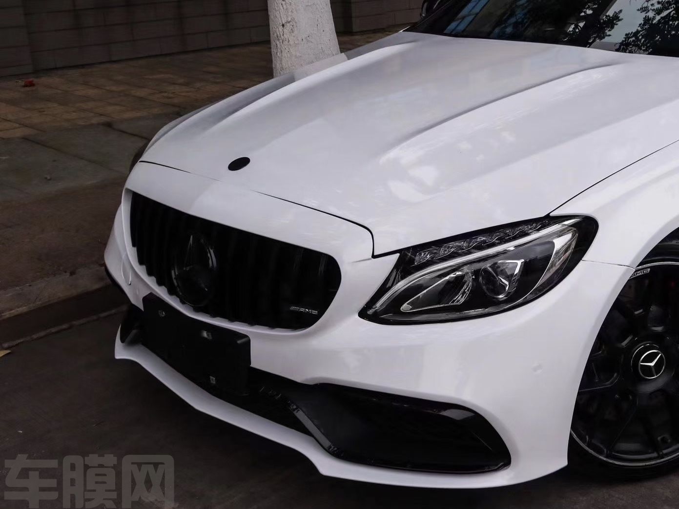 奔驰C级AMG 白蓝渐变改色膜 效果图
