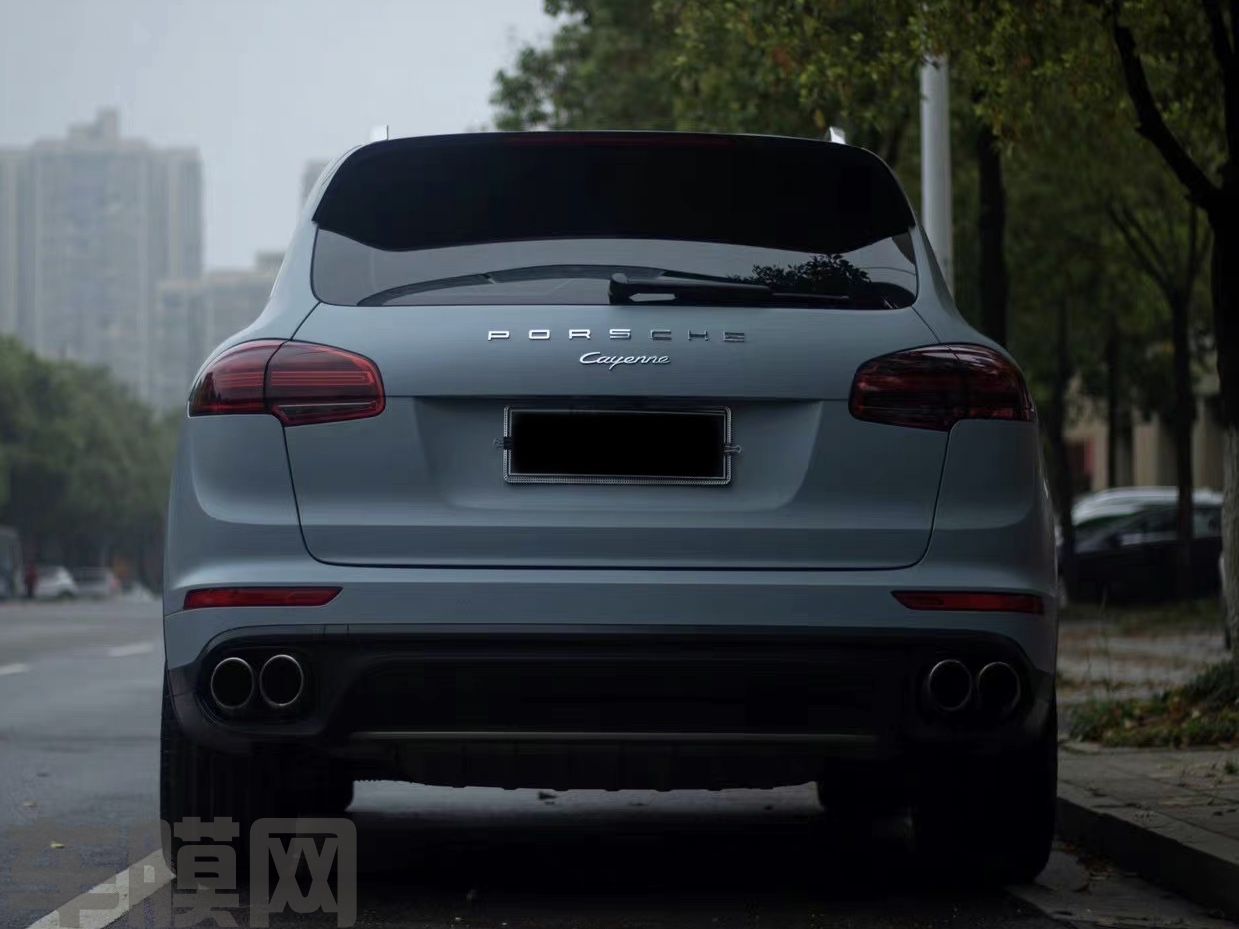 保时捷Cayenne 战舰灰改色膜 效果图