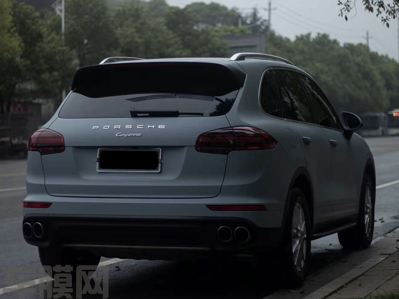 保时捷Cayenne 战舰灰改色膜 效果图
