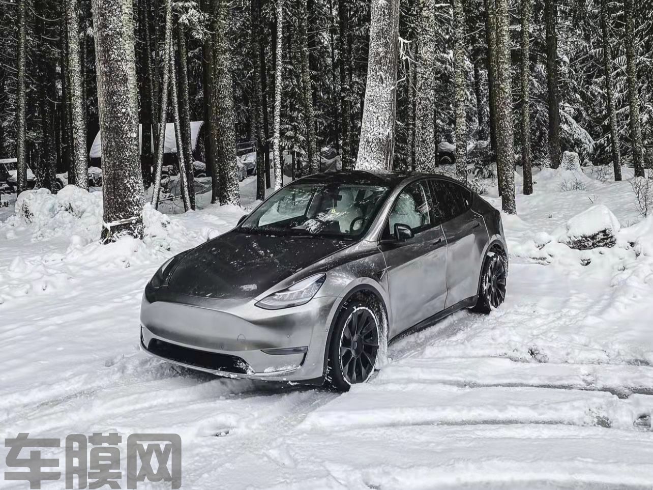 特斯拉Model Y 液态金属银改色膜 效果图