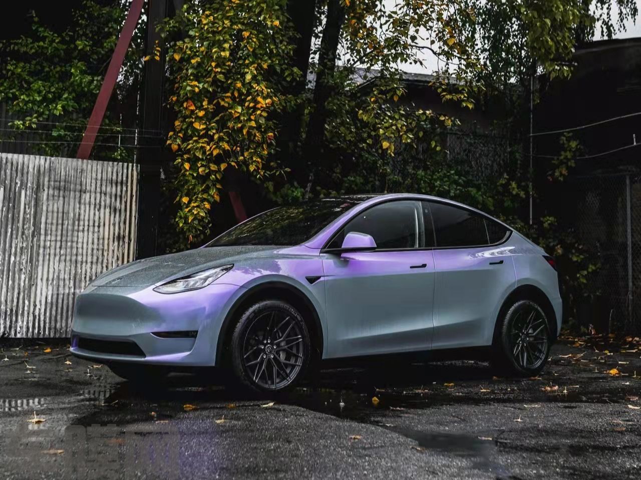 特斯拉Model Y 梦幻灰魅紫改色膜 效果图