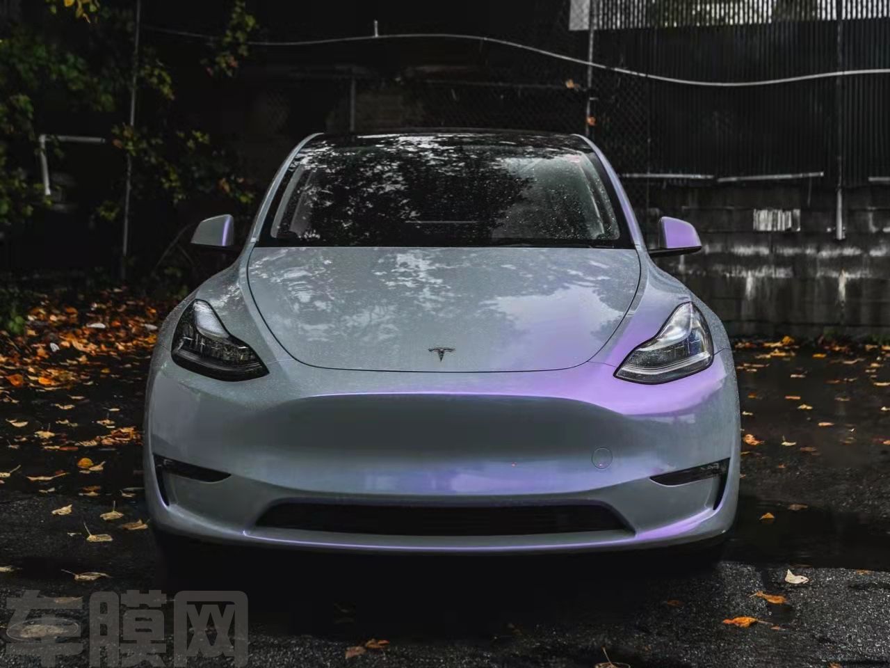 特斯拉Model Y 梦幻灰魅紫改色膜 效果图