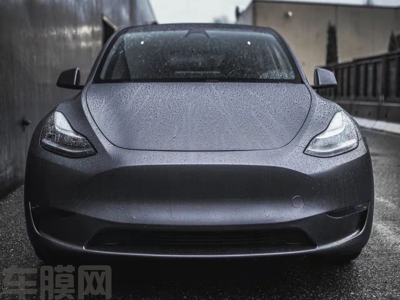 特斯拉Model Y 陶瓷深邃灰改色膜 效果图