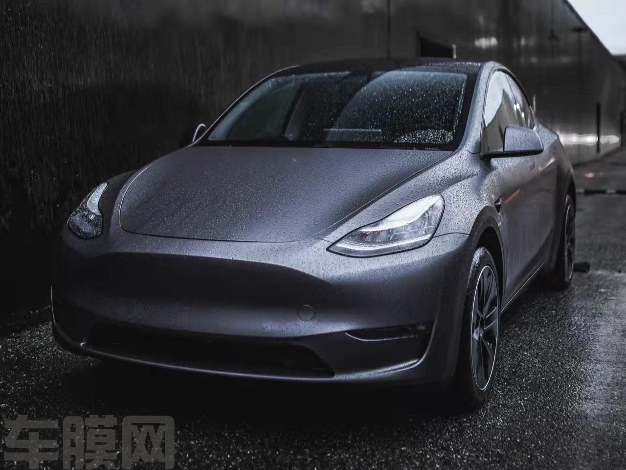 特斯拉Model Y 陶瓷深邃灰改色膜 效果图