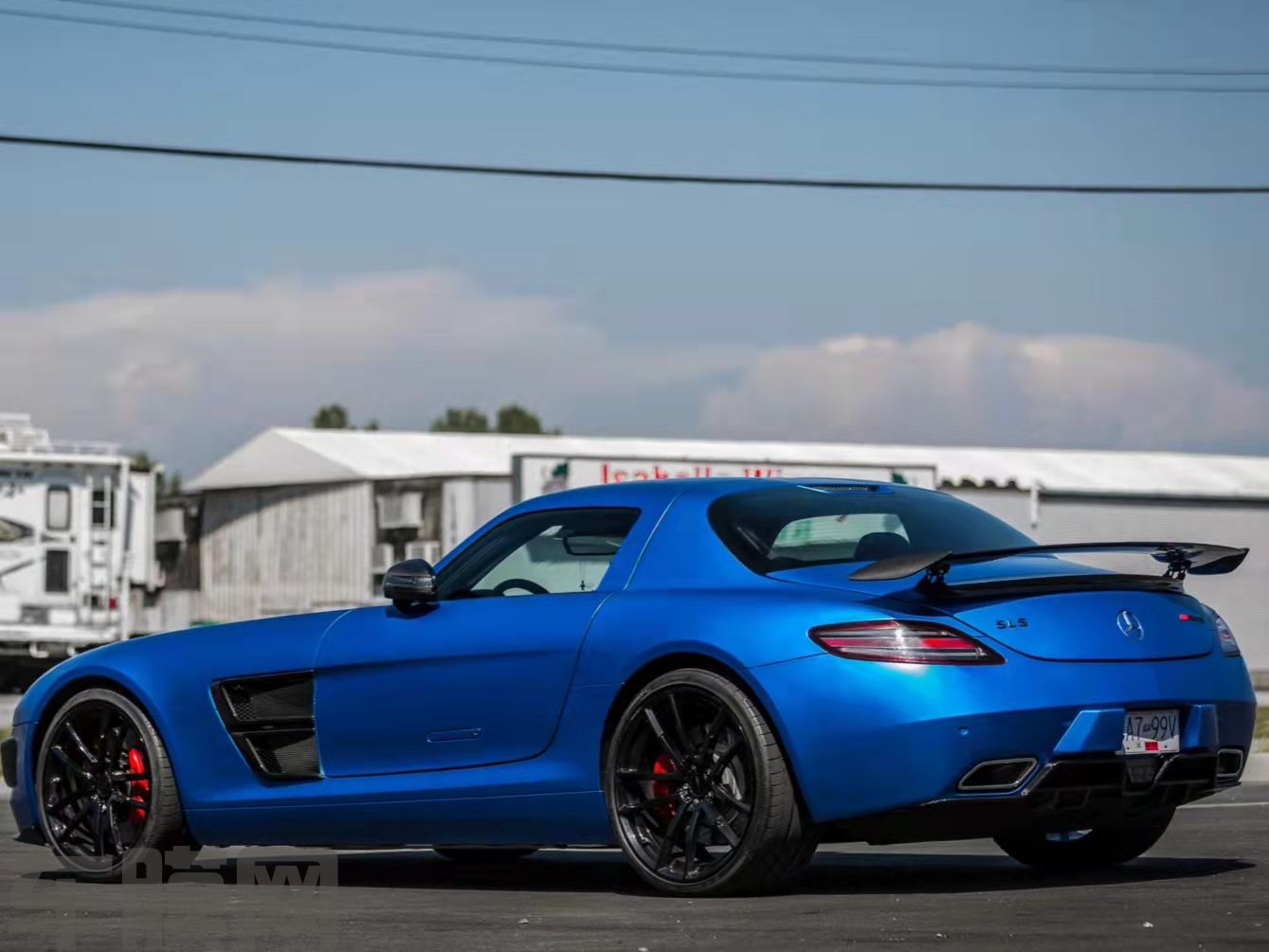 奔驰SLS AMG 陶瓷蓝改色膜 效果图
