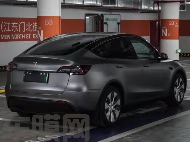 特斯拉Model 3 AMG山灰改色膜 效果图