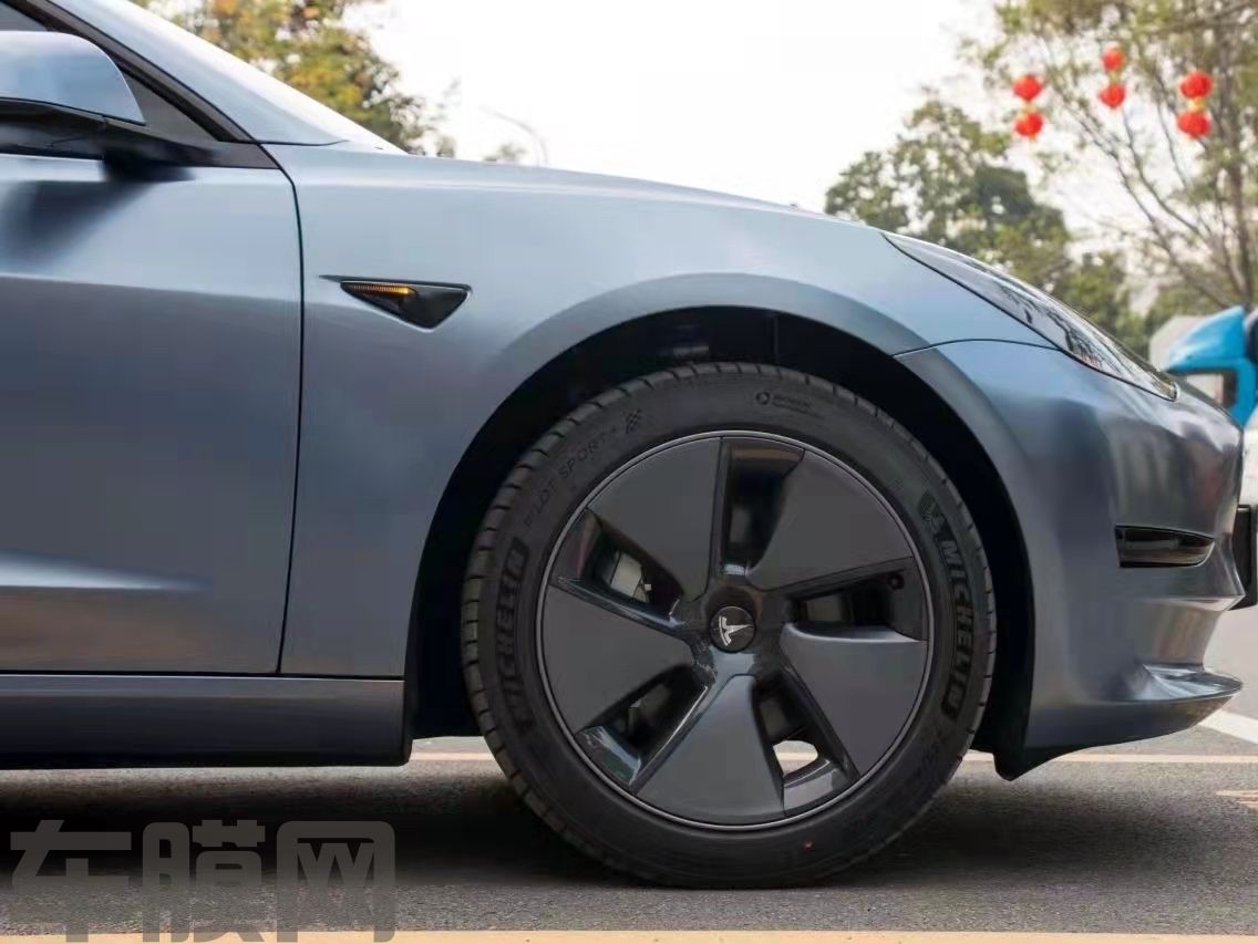 特斯拉Model3 电光风暴蓝改色膜 效果图