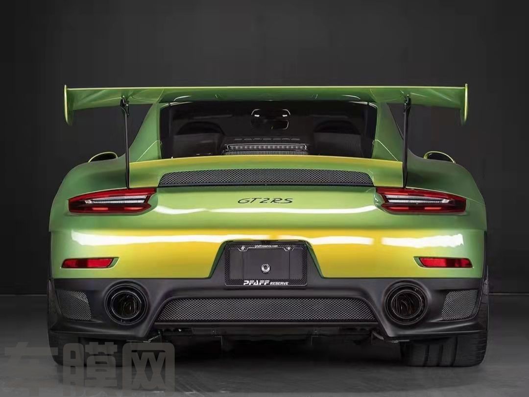 保时捷GT2 RS PET蟒蛇绿改色膜 效果图