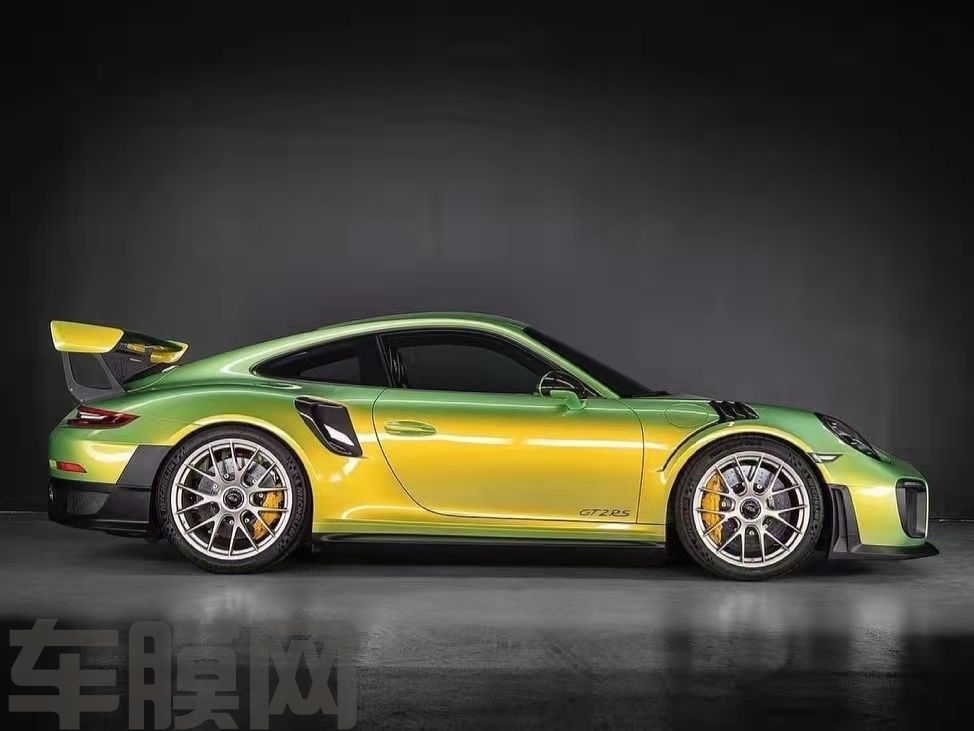 保时捷GT2 RS PET蟒蛇绿改色膜 效果图