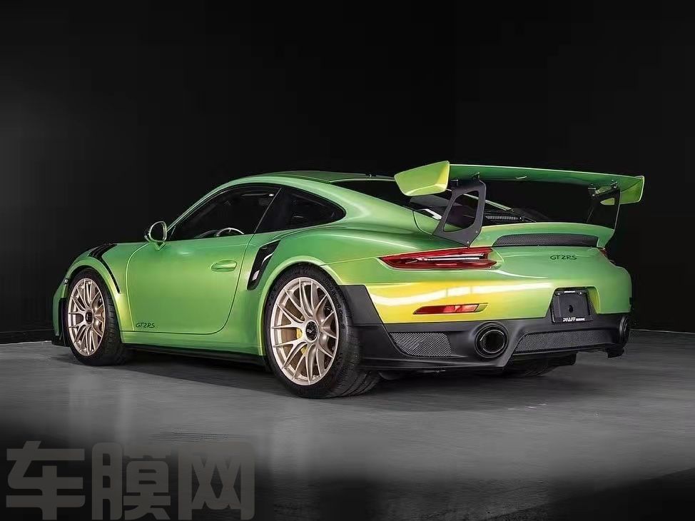 保时捷GT2 RS PET蟒蛇绿改色膜 效果图