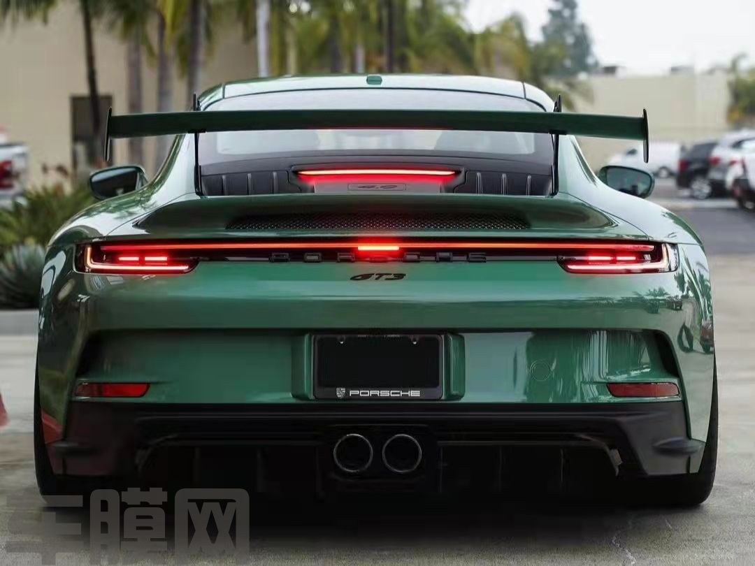 保时捷 922 GT3 复古绿改色膜 效果图