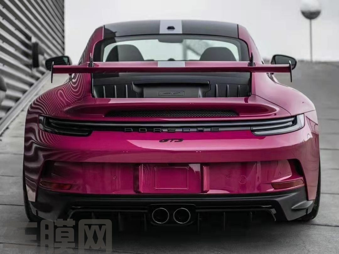 保时捷 922 GT3 星光宝石红改色膜 效果图