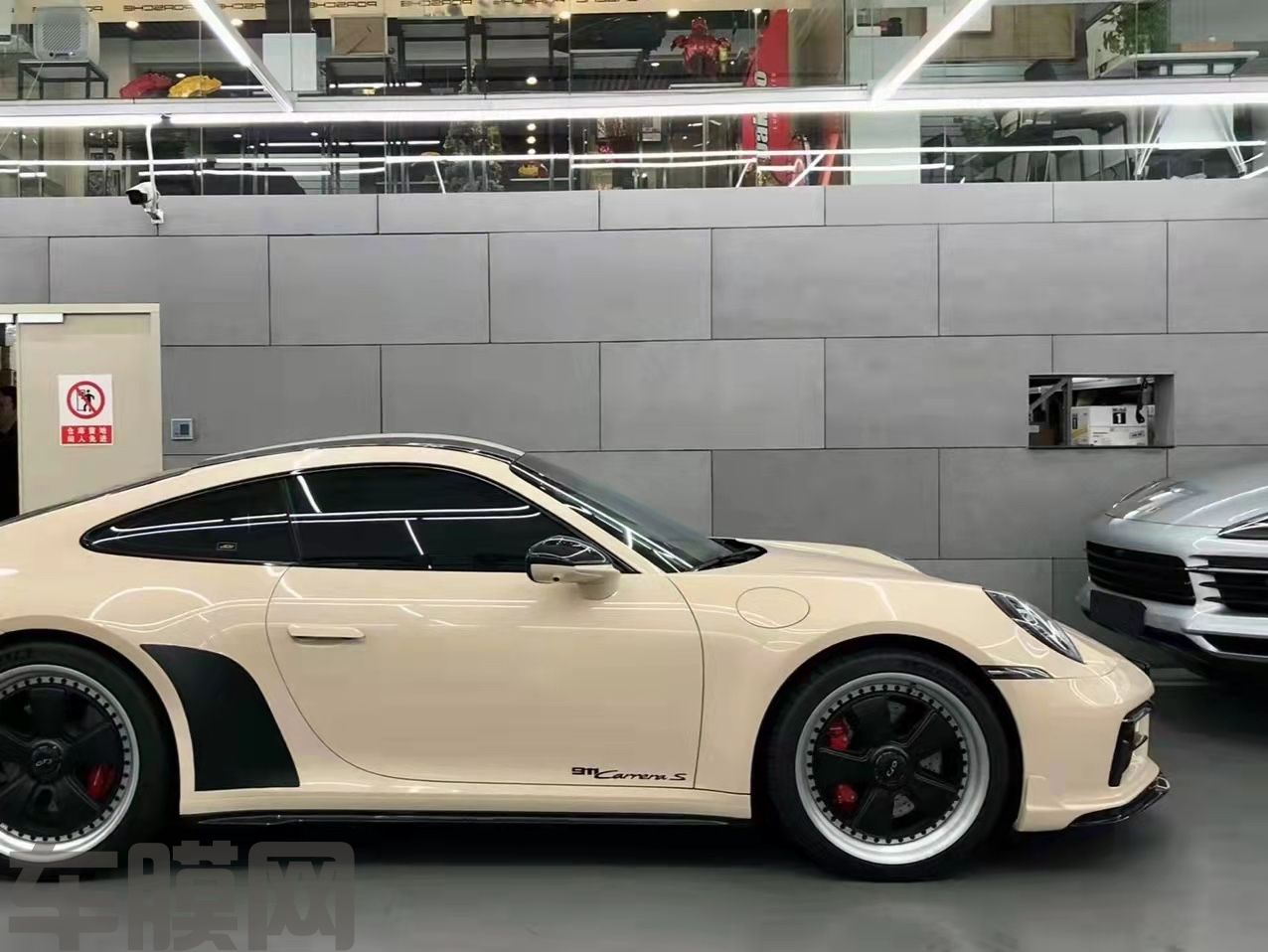 保时捷 GT3 象牙白改色膜 效果图