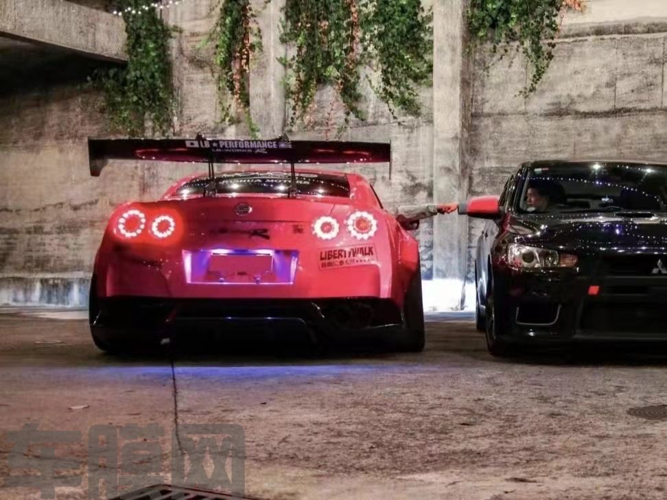 日产GTR 深贝壳粉改色膜 效果图