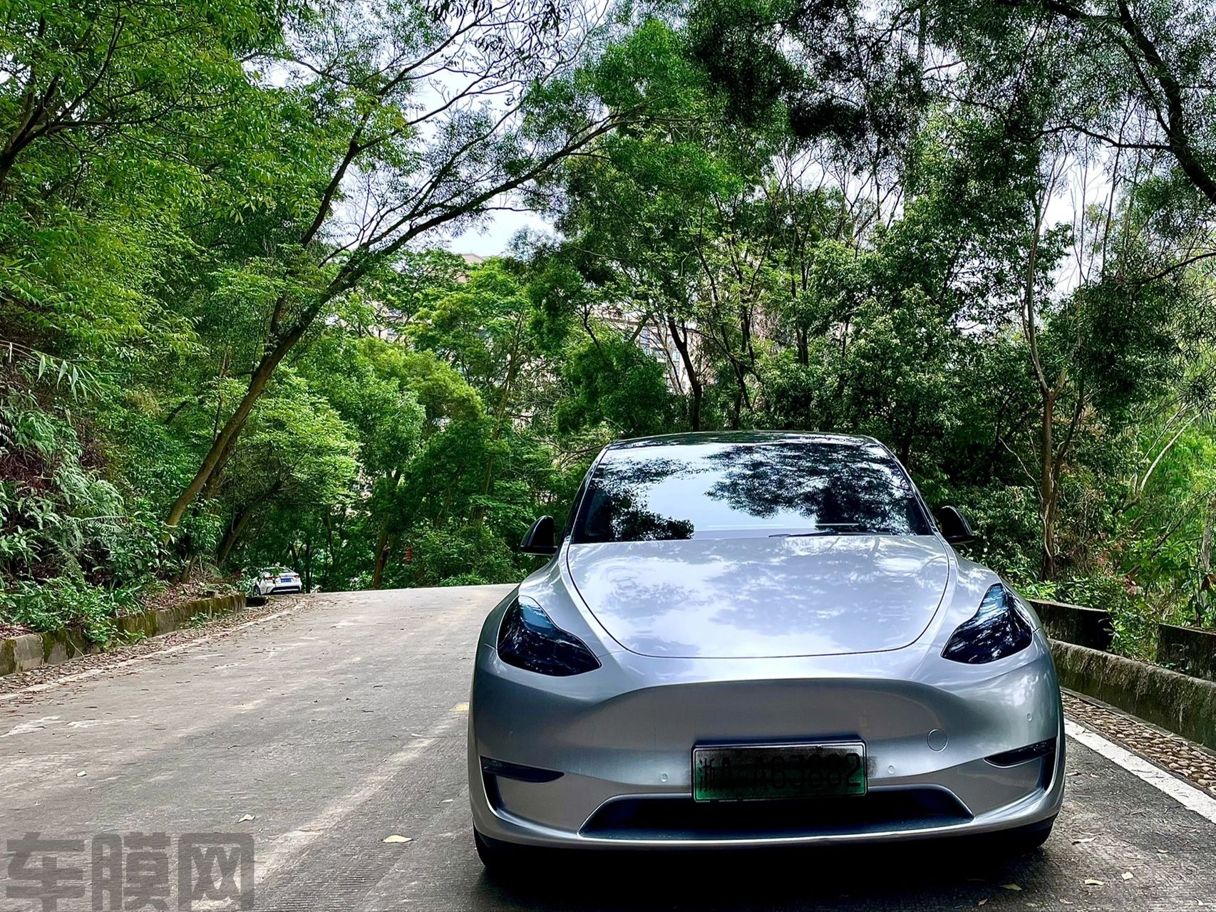 特斯拉Model Y GT银改色膜 效果图