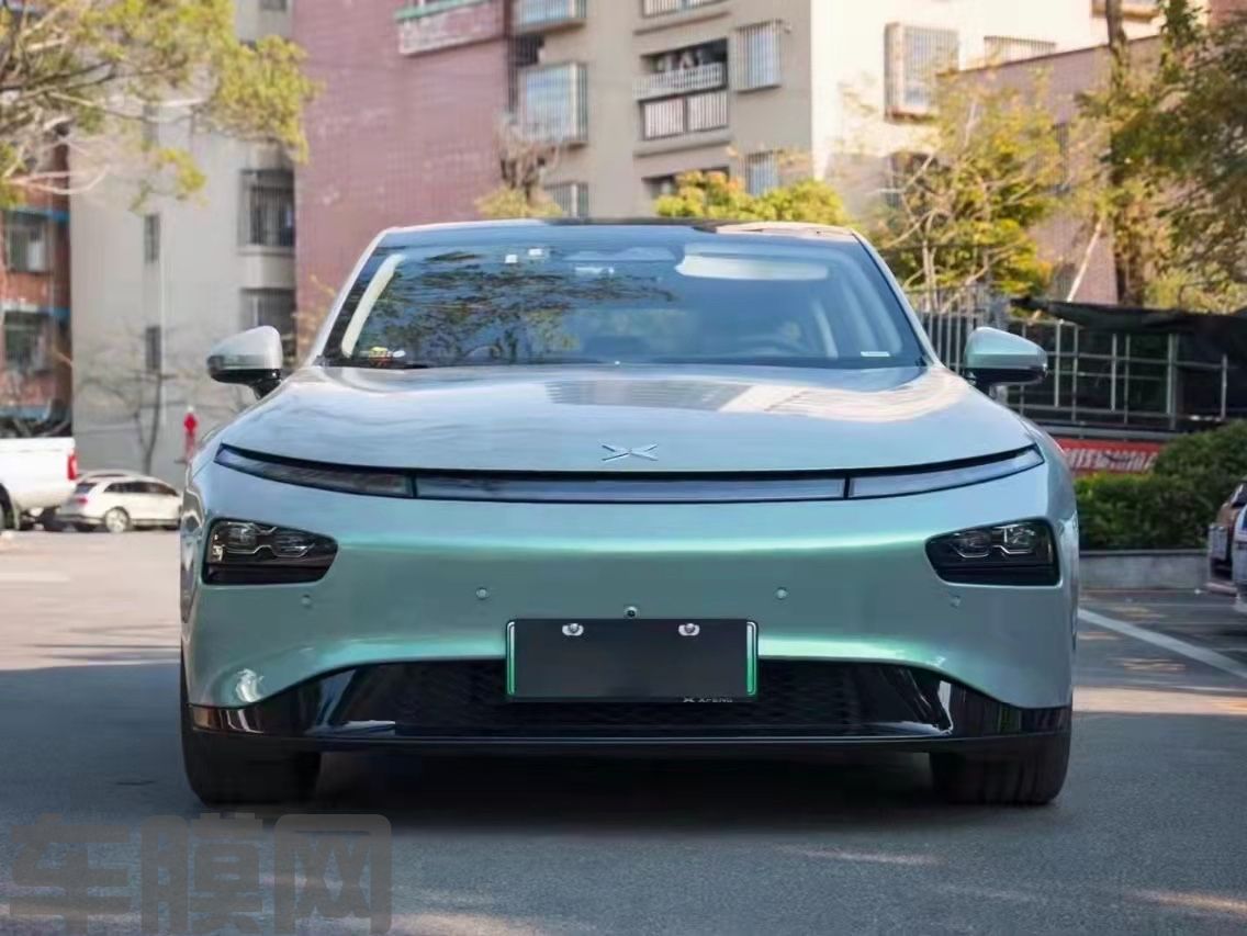 小鹏P7 梦幻松石绿改色膜 效果图