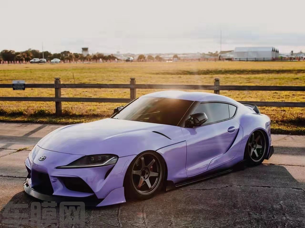丰田SUPRA 薰衣草紫改色膜 效果图