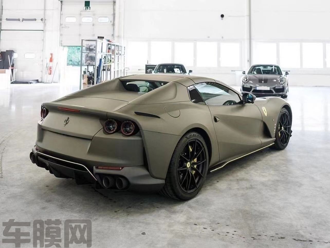 法拉利812 GTS 陶瓷军绿改色膜 效果图