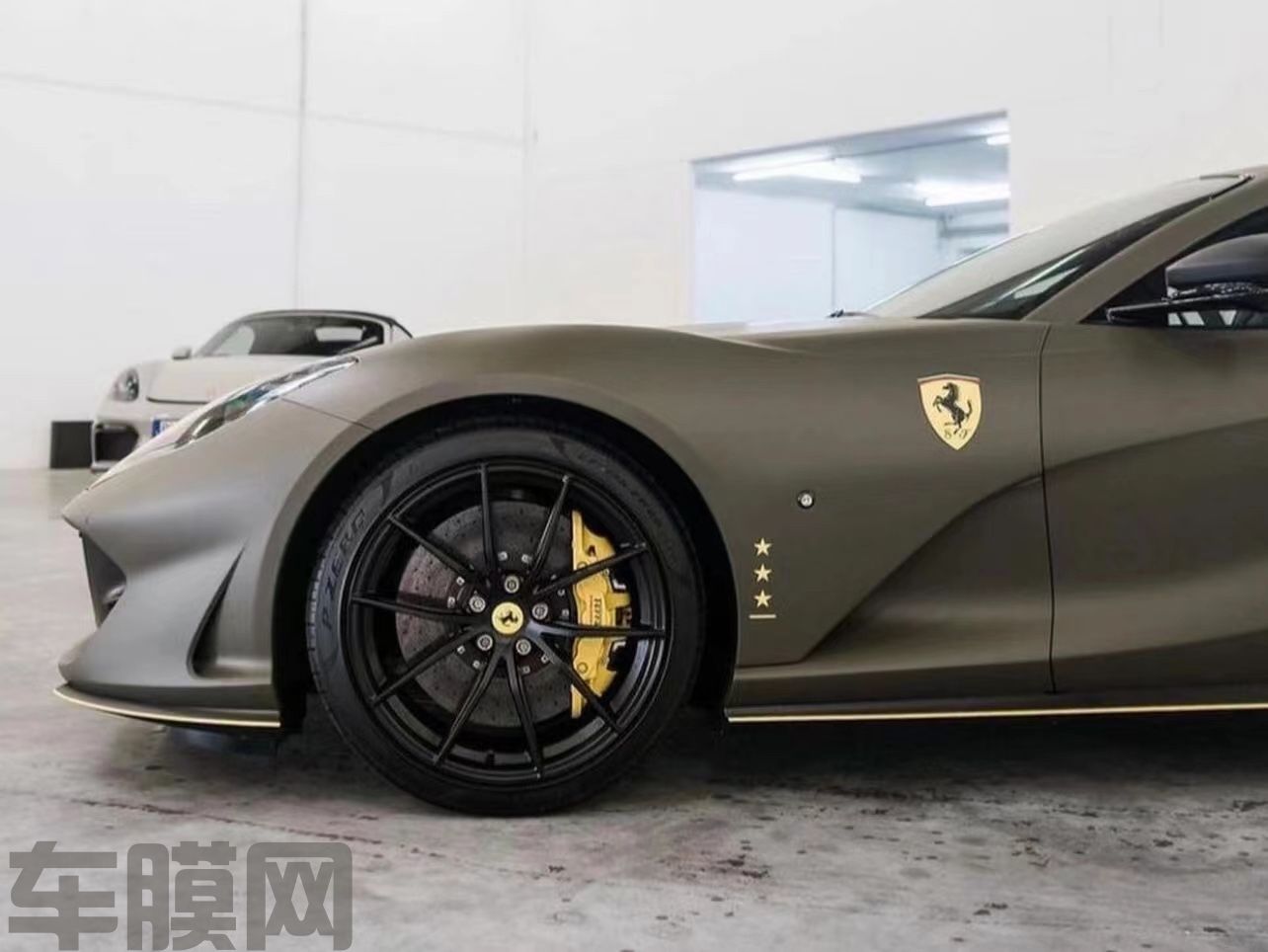 法拉利812 GTS 陶瓷军绿改色膜 效果图