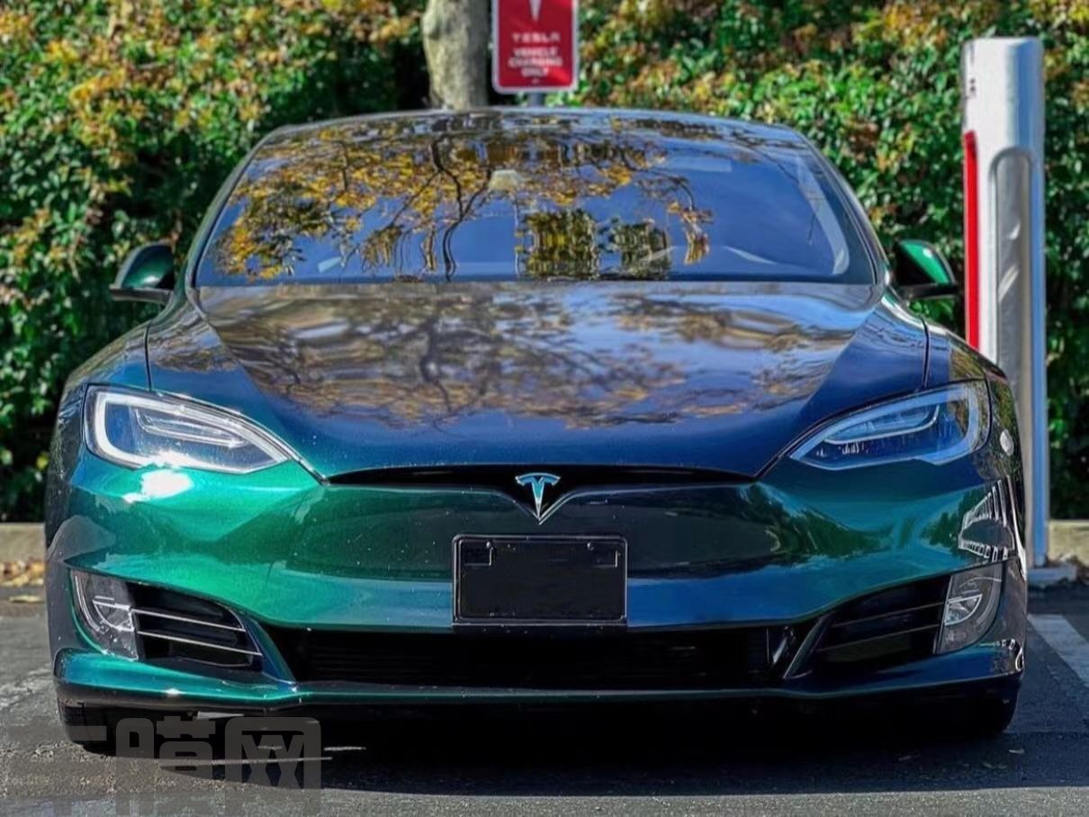 特斯拉Model S PET 祖母绿改色膜 效果图