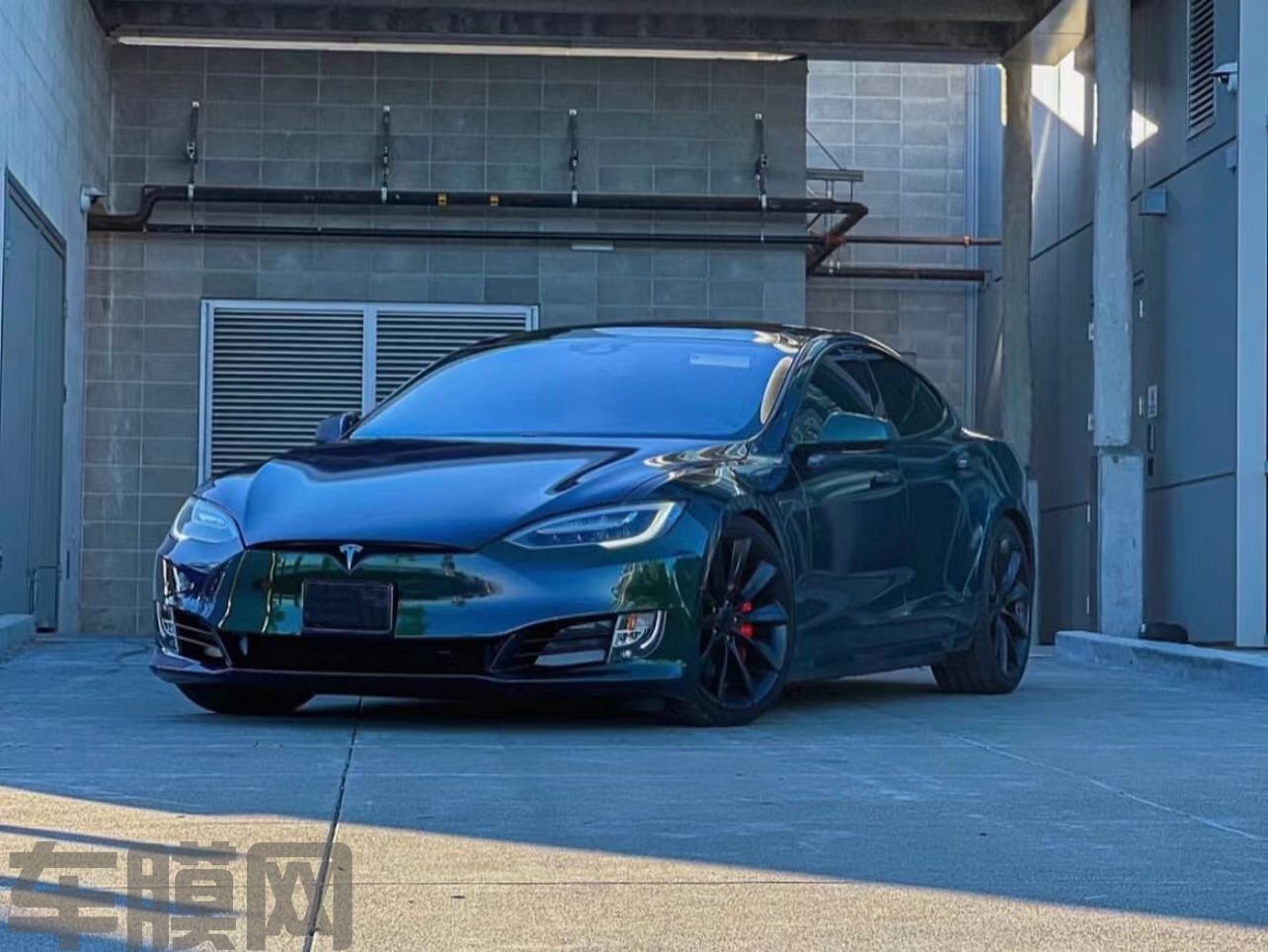 特斯拉Model S PET 祖母绿改色膜 效果图