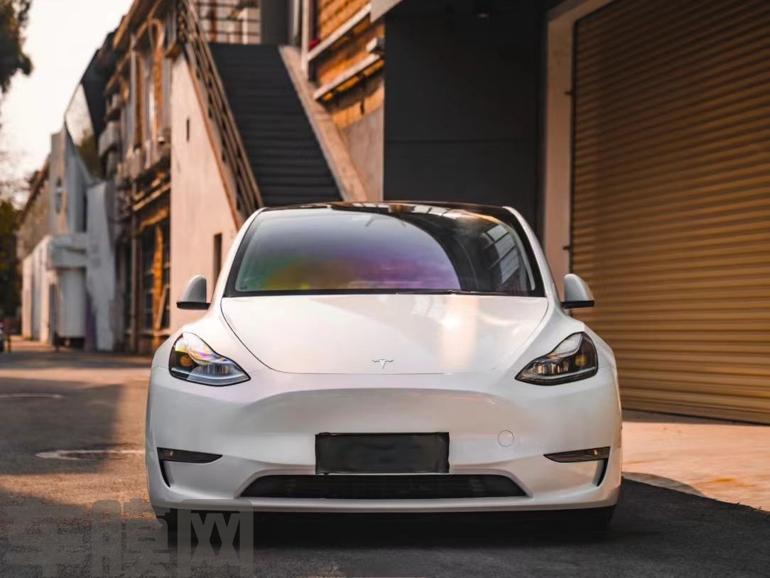 特斯拉Model Y 钻石白变粉改色膜 效果图