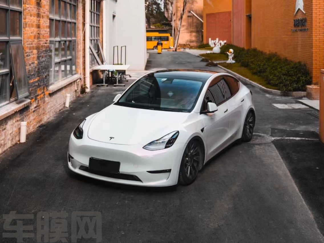 特斯拉Model Y 钻石白变粉改色膜 效果图