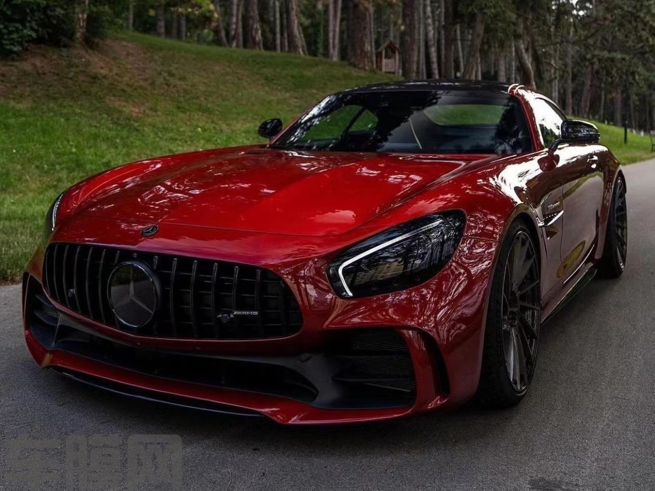 奔驰AMG GTR 液态金属龙血红改色膜 效果图