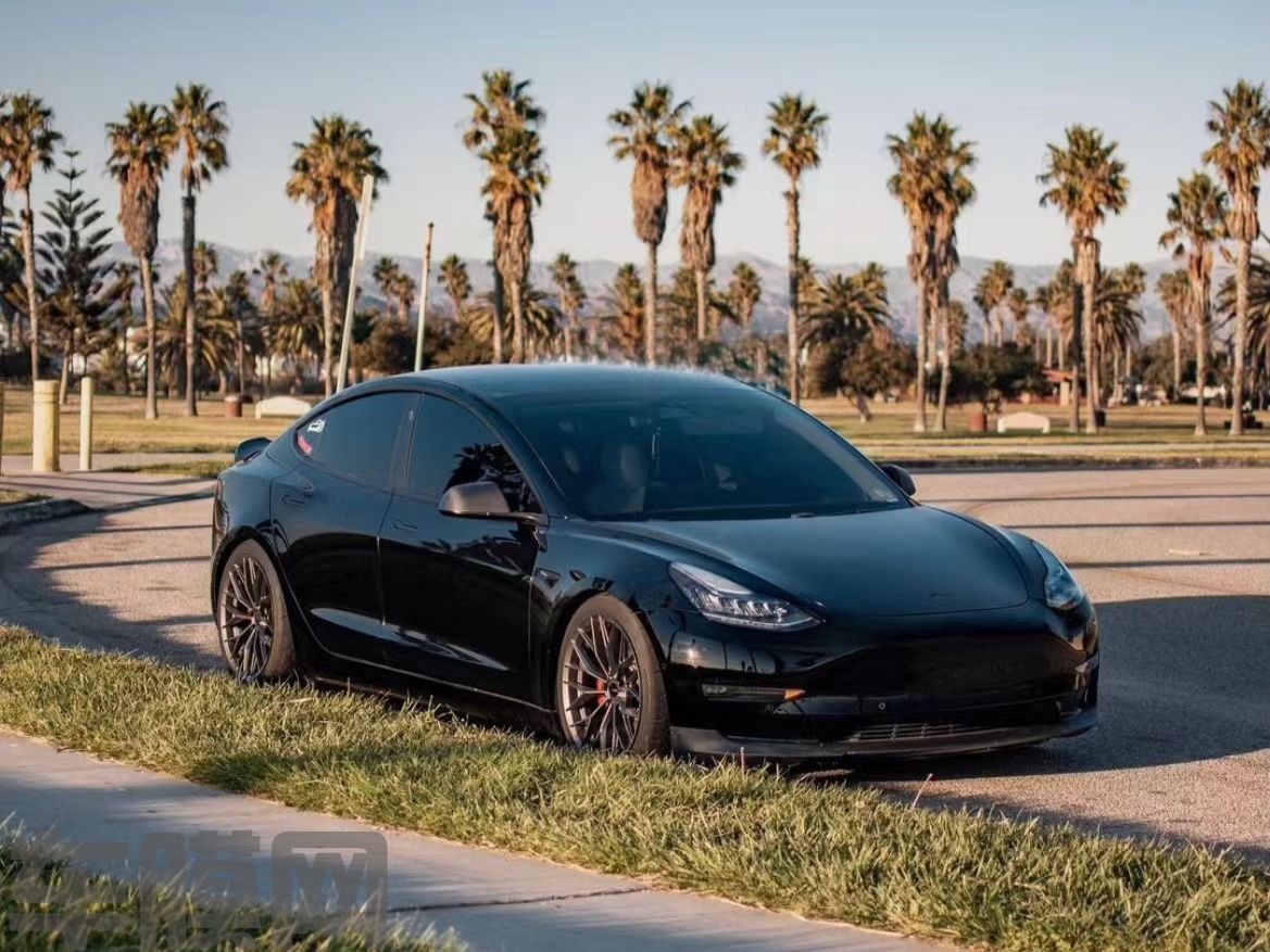 特斯拉 Model 3 黑武士改色膜 效果图