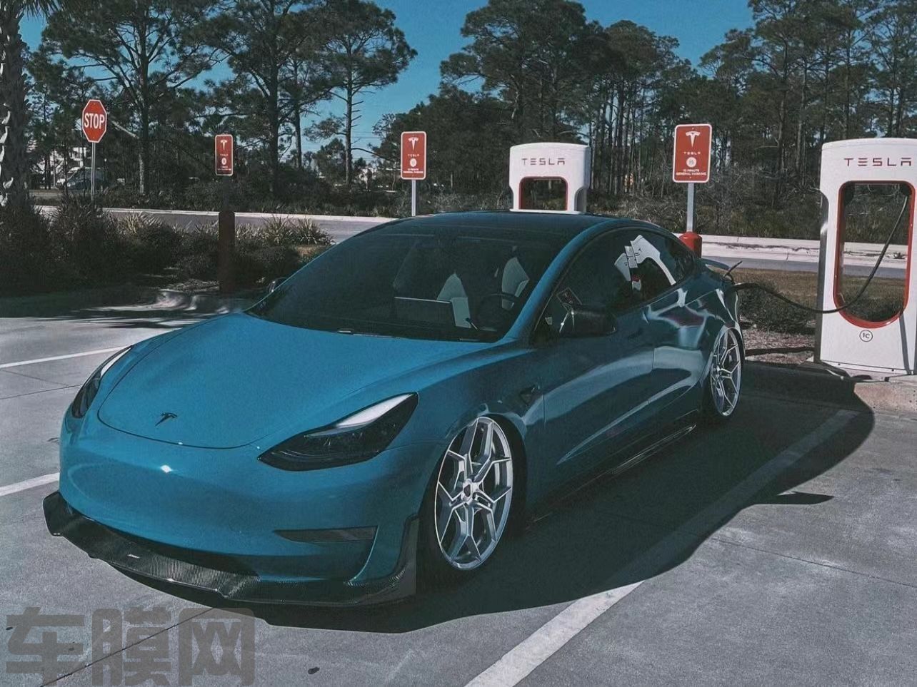 特斯拉Model 3 迈阿密蓝改色膜 效果图