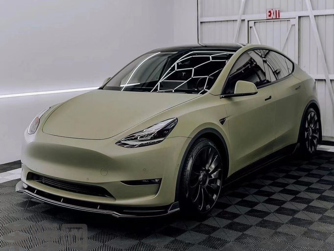特斯拉Model Y 哑光卡其绿改色膜 效果图