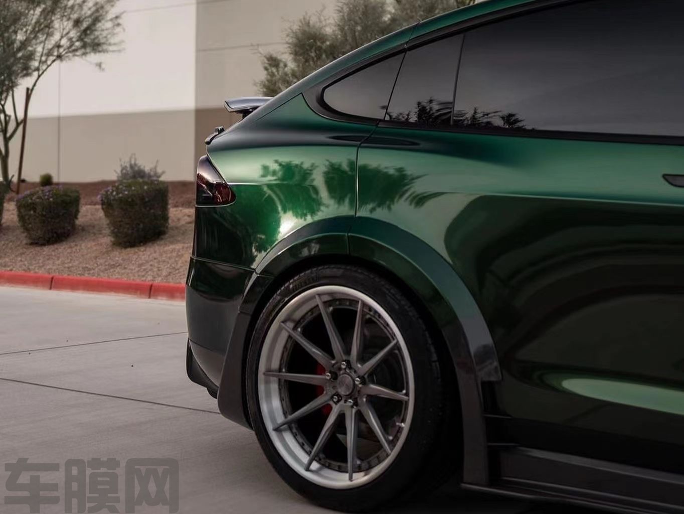 特斯拉Model X 祖母绿改色膜 效果图