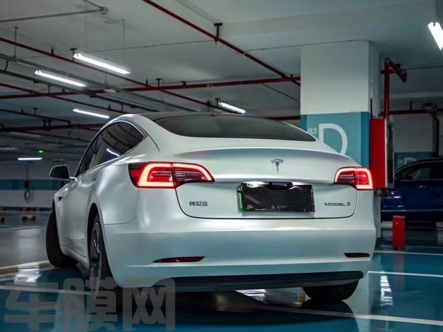 特斯拉Model 3 电光金属白改色膜 效果图