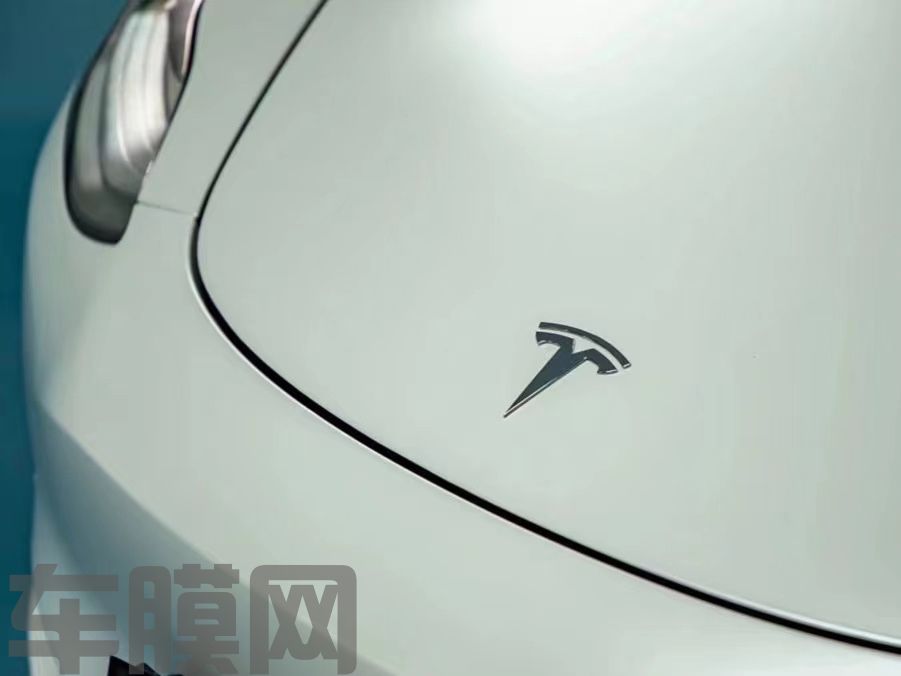 特斯拉Model 3 电光金属白改色膜 效果图